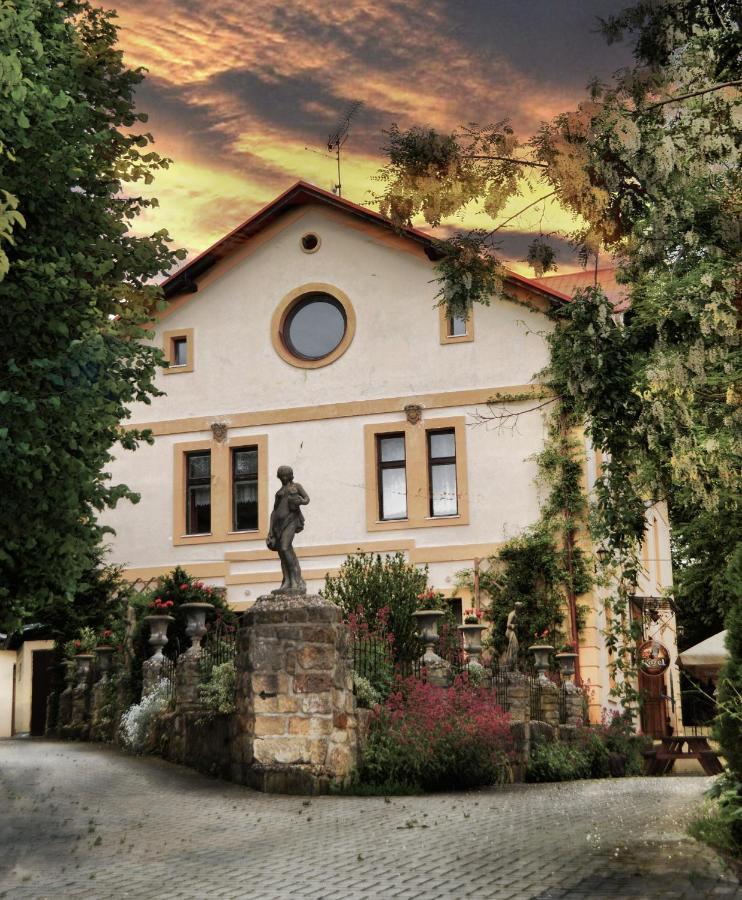 Hotel U Zlate Brany Cesky Raj Wellness Libuň Exterior foto